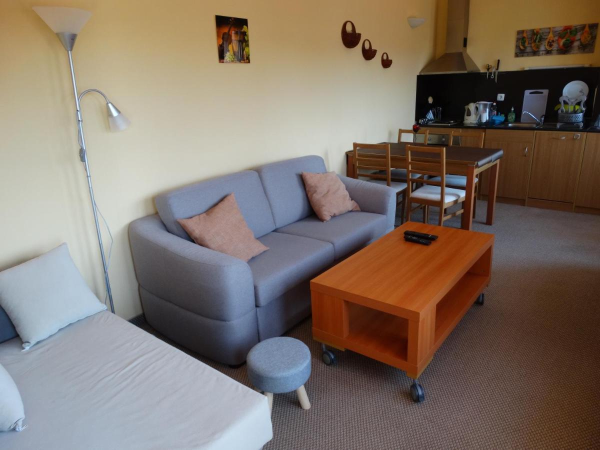 פמפורובו Snezhankas Apartment מראה חיצוני תמונה